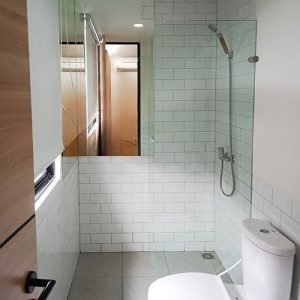 partisi kaca kamar mandi