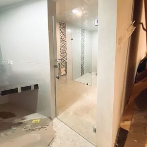 partisi kaca kamar mandi