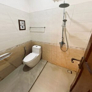 FIXED-FRAMELESS-STANDARD-PARTITION-JAKARTA-TIMUR-26012024-BEFORE