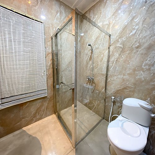 Kaca Sekat Kamar Mandi
