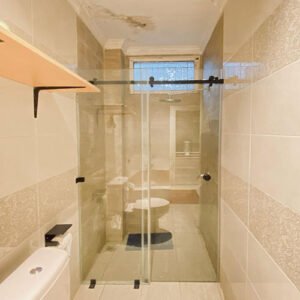 Pintu Geser Kamar Mandi, partisi kaca kamar mandi