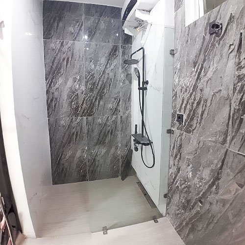Sekat Kaca Kamar Mandi