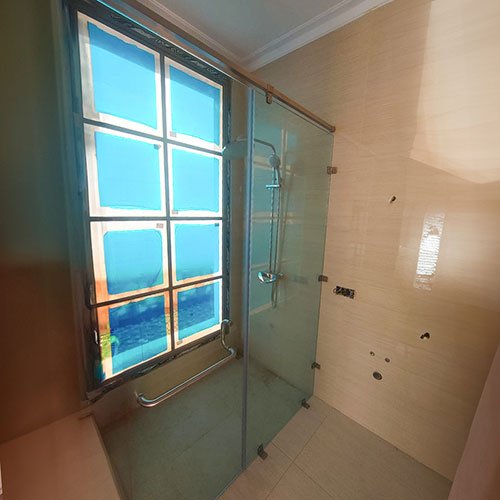 Sekat Kaca Kamar Mandi