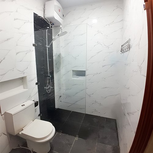 Pembatas Kamar Mandi