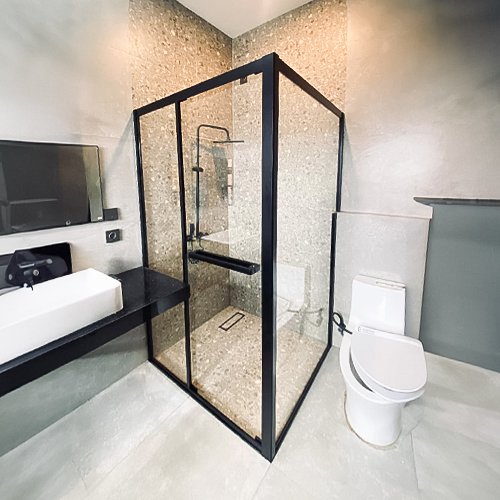 Kaca Pembatas Shower Kamar Mandi