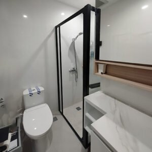 partisi kaca kamar mandi