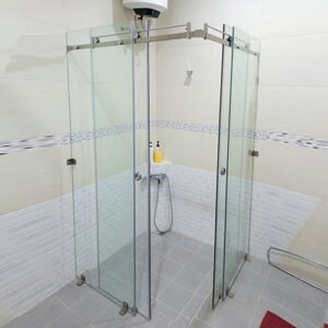 partisi kaca kamar mandi