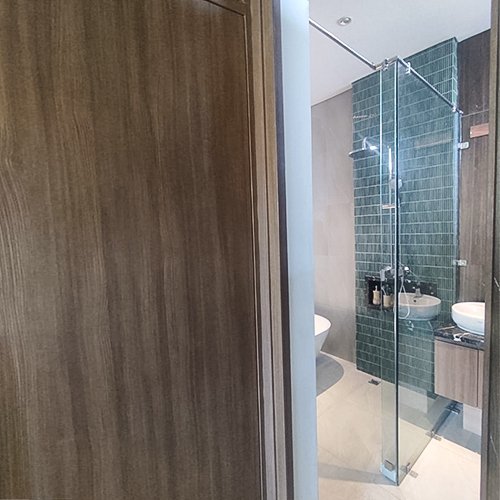 Kaca Pembatas Shower
