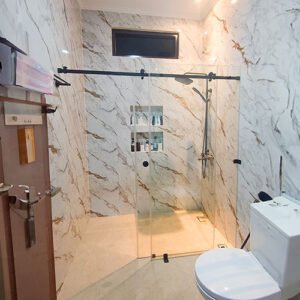 partisi kaca kamar mandi