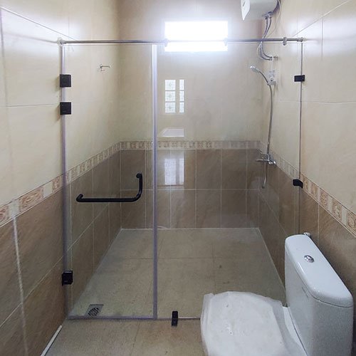 Kaca Shower Tempered