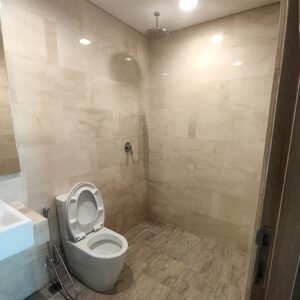 partisi kaca kamar mandi