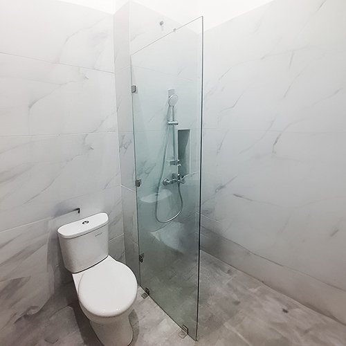 Penyekat Kamar Mandi