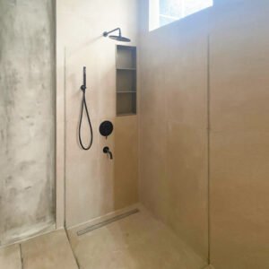 partisi kaca kamar mandi
