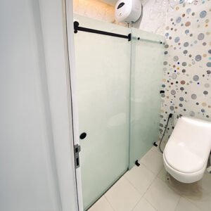 Pintu Geser Kamar Mandi, partisi kaca kamar mandi