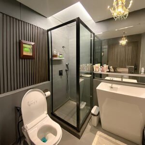 partisi kaca kamar mandi