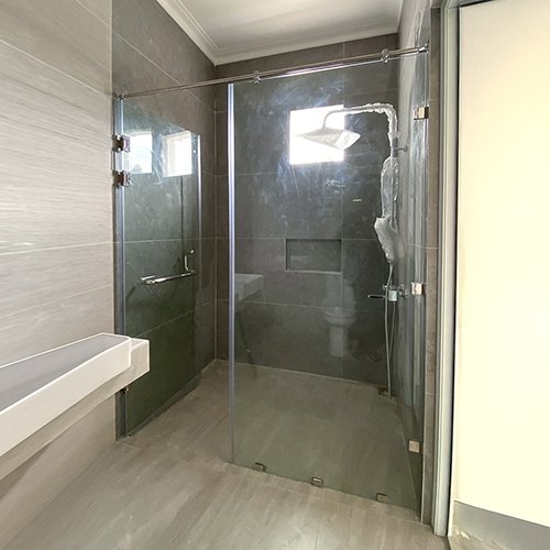 partisi kaca kamar mandi