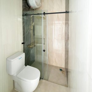 partisi kaca kamar mandi