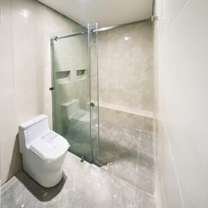 partisi kaca kamar mandi