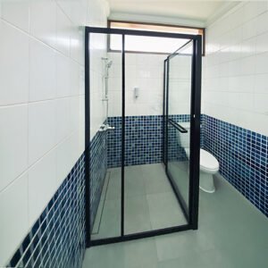 partisi kaca kamar mandi