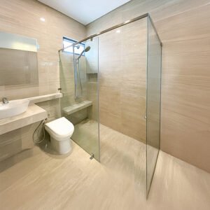 partisi kaca kamar mandi