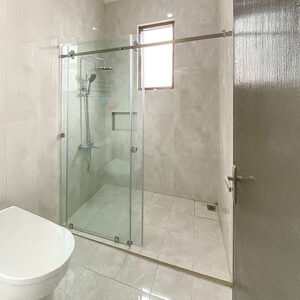 partisi kaca kamar mandi