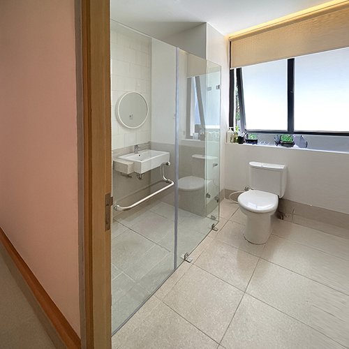SWING DOOR KAMAR MANDI