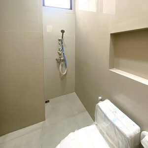 SEKAT KACA KAMAR MANDI MINIMALIS