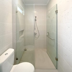 PINTU KACA KAMAR MANDI MINIMALIS