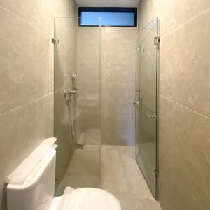 PINTU KACA KAMAR MANDI MINIMALIS