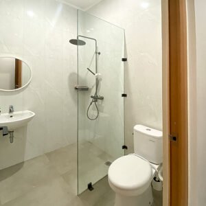 SEKAT KACA KAMAR MANDI MINIMALIS