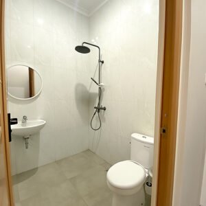 SEKAT KACA KAMAR MANDI MINIMALIS
