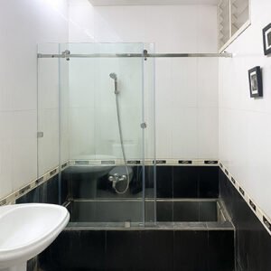pintu kaca geser