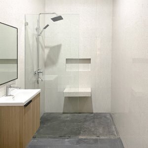 kaca sekat kamar mandi