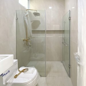PINTU KACA KAMAR MANDI MINIMALIS