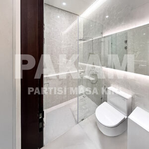 SWING DOOR KAMAR MANDI