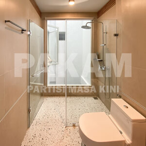 SWING DOOR KAMAR MANDI