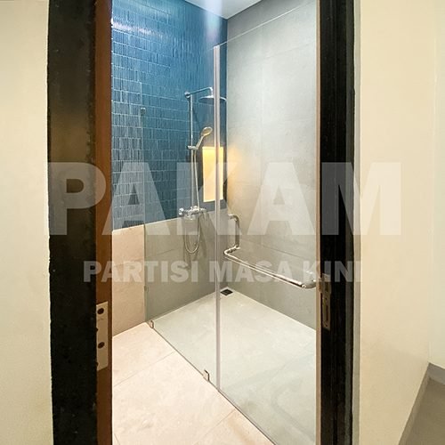 SEKAT KACA KAMAR MANDI