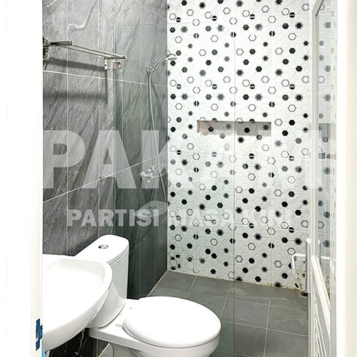 SEKAT KACA KAMAR MANDI