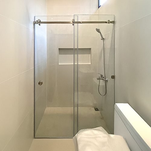 pintu kaca geser