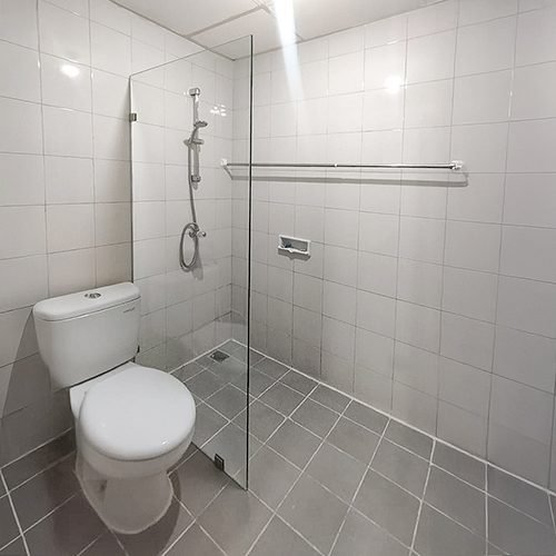 SEKAT KACA KAMAR MANDI MINIMALIS