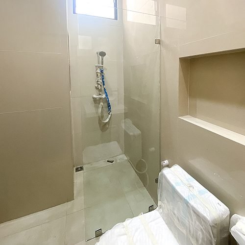 SEKAT KACA KAMAR MANDI MINIMALIS