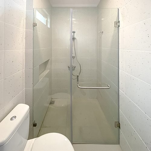 PINTU KACA KAMAR MANDI MINIMALIS