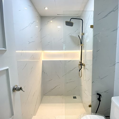 SEKAT KACA KAMAR MANDI MINIMALIS