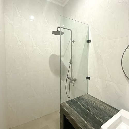 SEKAT KACA KAMAR MANDI MINIMALIS