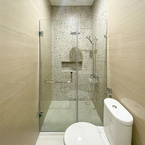 PINTU KACA KAMAR MANDI MINIMALIS
