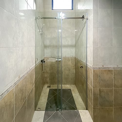 pintu kaca geser