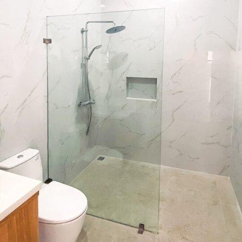 partisi kaca kamar mandi