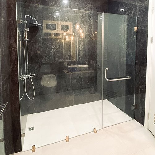 partisi kaca kamar mandi