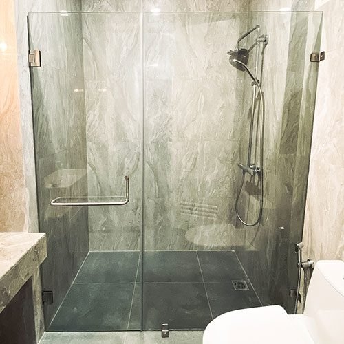 partisi kaca kamar mandi