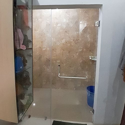partisi kaca kamar mandi